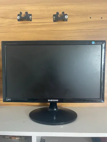VENDE SE MONITOR SAMSUNG SUPER NOVO SEM MARCAS DE USO