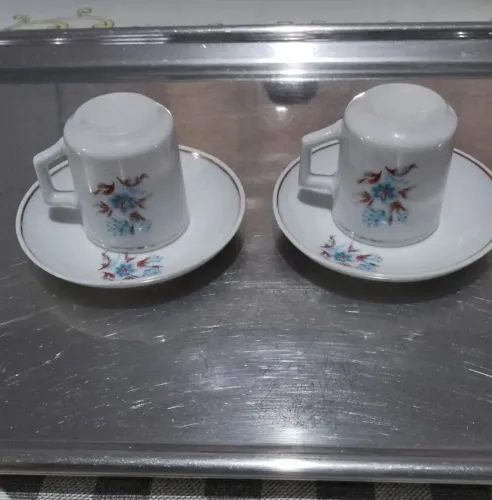 2 xícaras de porcelana pozzani Jundiaí década de 50
