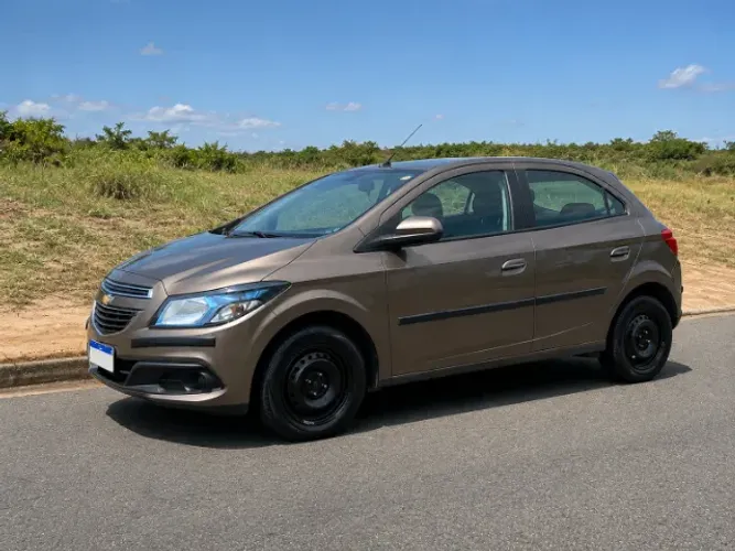 Chevrolet Onix Hatch LT 1.4 8V Flex Power Mec. 4P 2013