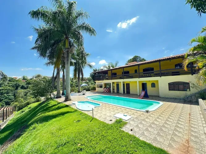 Imóvel para venda possui 600 metros quadrados com 5 quartos em Dona Catarina - Mairinque -