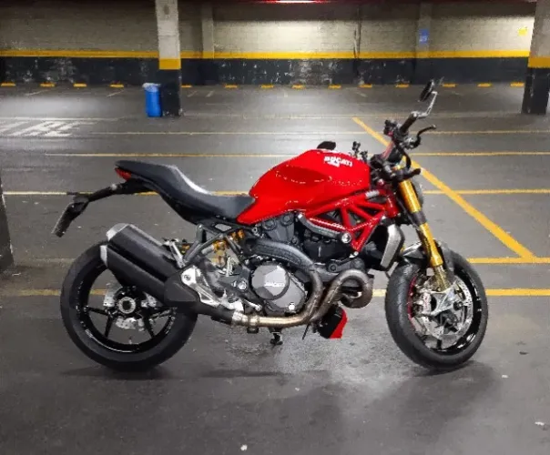 Ducati Monster 1200s 2019 em Estado de 0km - Só 3.000km - Único Dono + 4mil de Acessórios