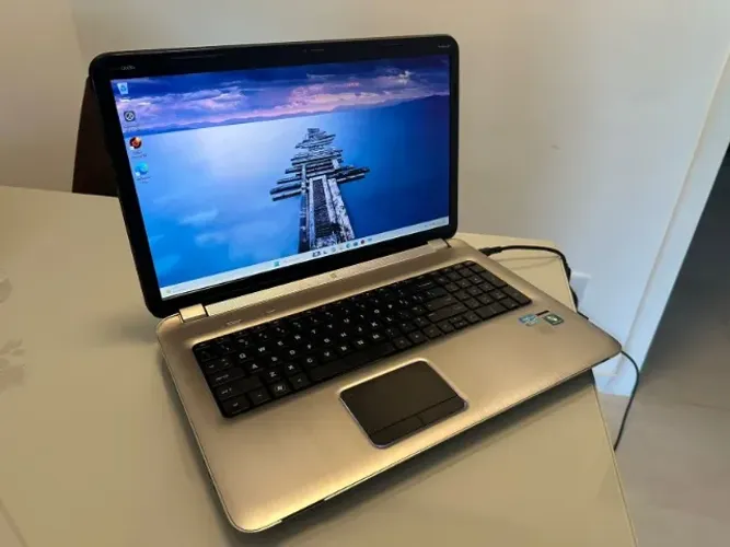 Notebook i7 16 GBs Tela 17 Polegadas