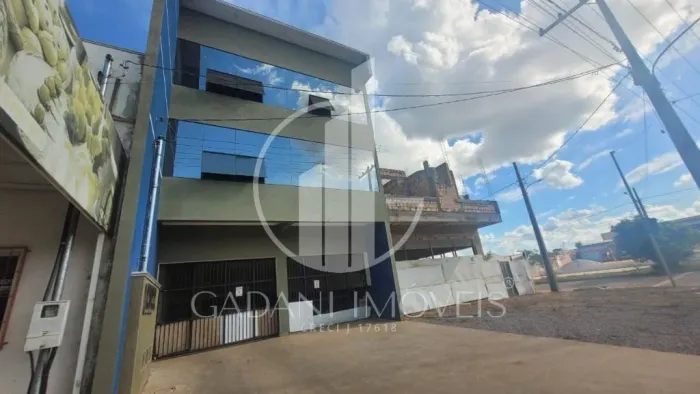BARRACÃO DE 740M² PARA LOCAÇÃO POR R$ 12.000,00 NO JD JACARANDÁS EM SINOP/MT - GADANI IMÓV