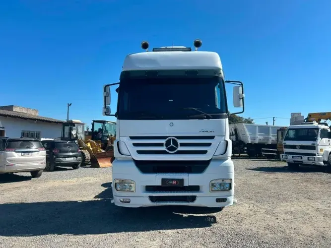 Mercedes axor 2544 semi automática abaixo da tabela