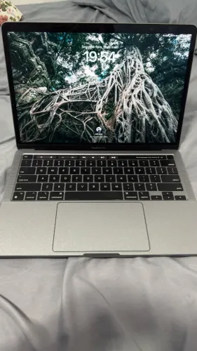 MacBook Pro 13 M1 Touch Bar - 8GB RAM, 256GB SSD