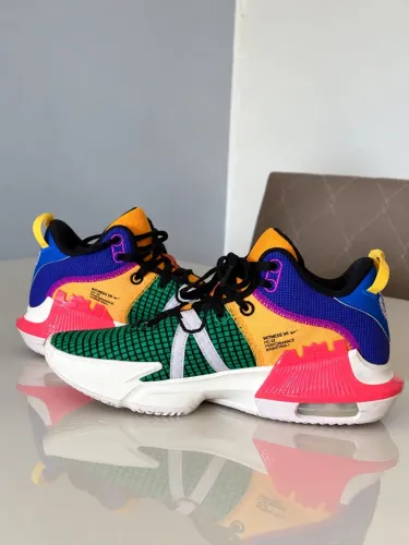 Tênis Nike LeBron Witness 7
