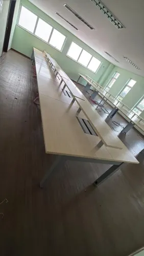 Estação de trabalho seminova