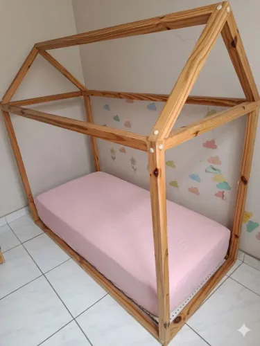 Cama infantil montessoriana