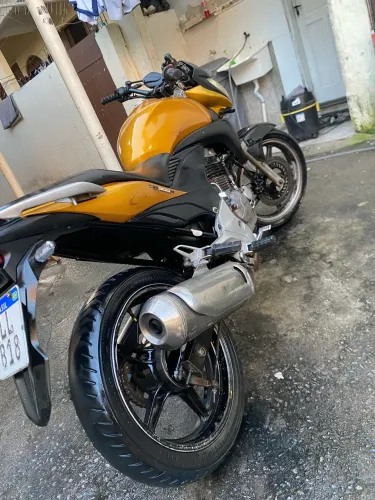 Moto cb 300