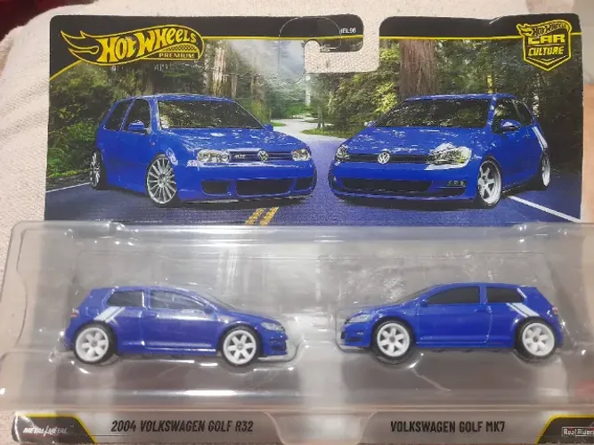 Dupla de miniaturas Hot Wheels - Volkswagen Golf MK7