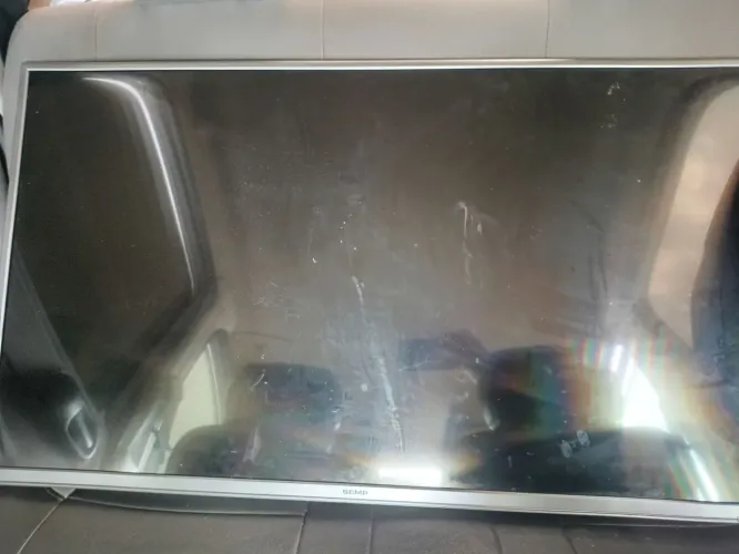 Vendo TV Semp (com defeito)