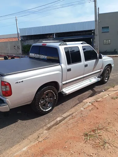 Chevrolet S10 Pick-up STD 2.8 4X4 CD TB Int.dies. 2002