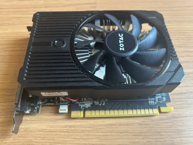 Placa de Vídeo Zotac GeForce GTX 1050 Mini 2GB DDR5 128Bit