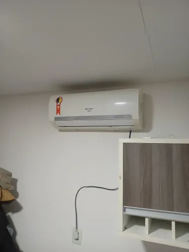 Ar condionado 1.400,00 ja instalado