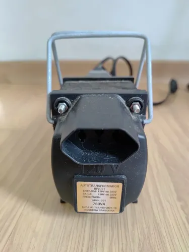 transformador de voltagem 110/220v