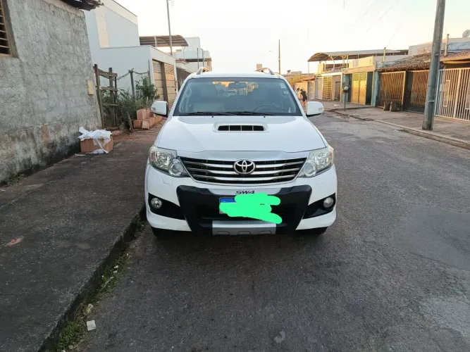 Toyota Hilux SW4 SRV D4-d 4X4 3.0 TDI Dies. AUT 2014