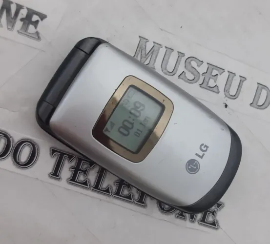 LG mg125 Luna celular antigo RELIQUIA Flip pequeno de chip 