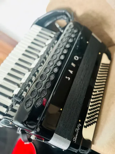 Acordeon Sano 4/5 Duplo cassoto + Harmonik 5001 plus