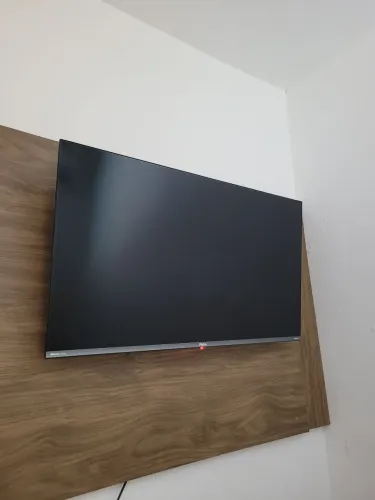 Smart TV Philco 40 com 6 meses de uso