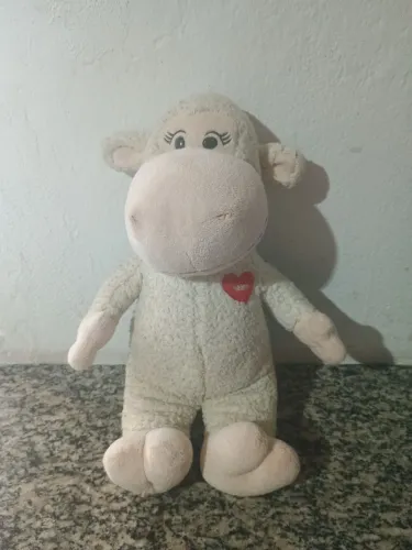 Pelúcia Nestlé Ovelha 54cm