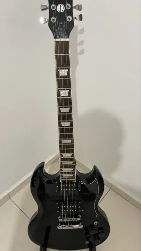 Guitarra SG - Shelter Detroit