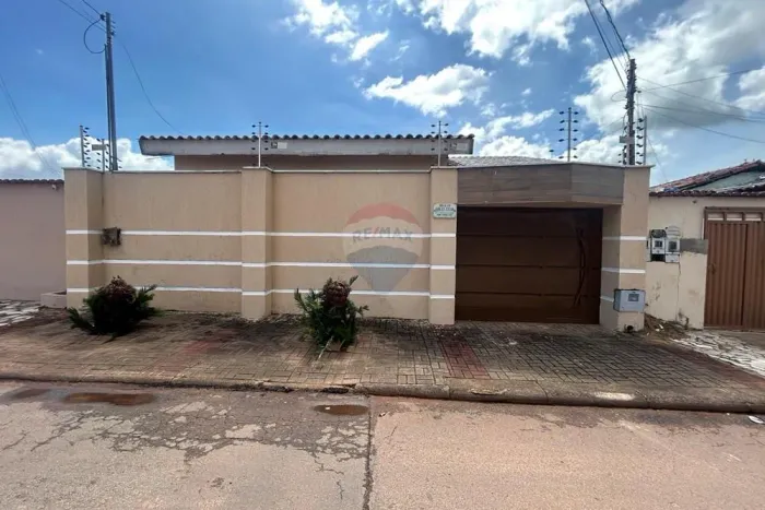 Casa à Venda | 4 Quartos | Suíte | Churrasqueira | Garagem para 3 Carros | Vila Couto Maga
