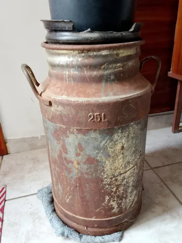 Lata de LEITE antiga