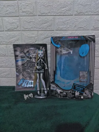 Boneca monster high frankie reel drama (ler descrição)