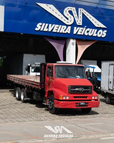 Mercedes-Benz 1620 - Ano: 2001 - Carroceria