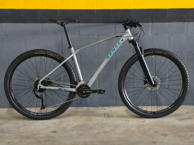 Bicicleta Sense React Pro nova