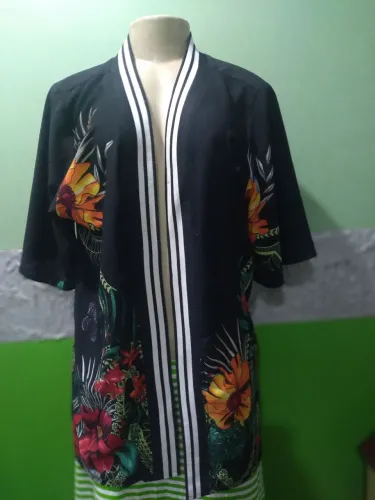 LIQUIDAÇÃO!! .Blusa estampada Tam.M - Seminova