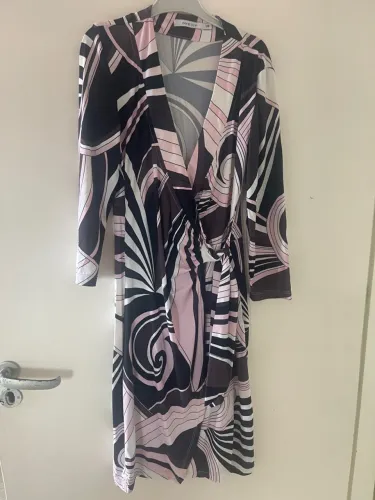 Vestido One UP semi-novo 