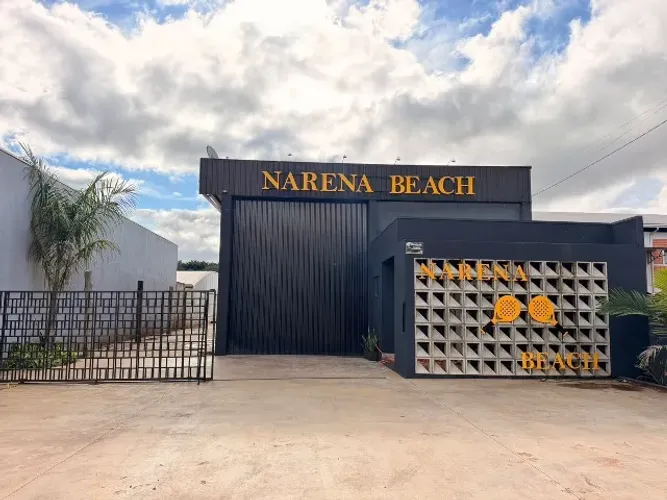 VENDO BARRACÃO DE 150 m2 E TERRENO COM DUAS QUADRAS DE BEACH TENNIS EM RONCADOR PR
