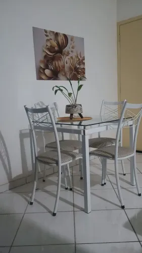 Mesa 4 cadeiras 
