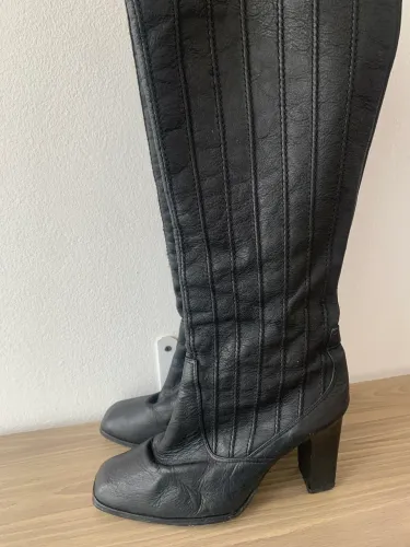 Bota de couro 37