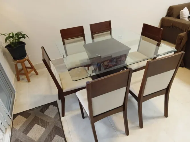 Mesa 6 cadeiras tampo de vidro 1.35 X 1.35