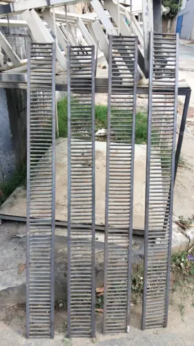 GRELHAS DE FERRO PARA CANALETA