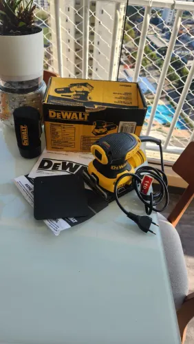 Lixadeira Orbital DeWalt novíssima 