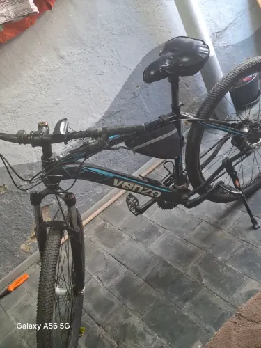 Bicicleta Venzo Aro 29 Câmbio 24 Marchas Quadro de Alumínio Número 21 para trabalho e Es