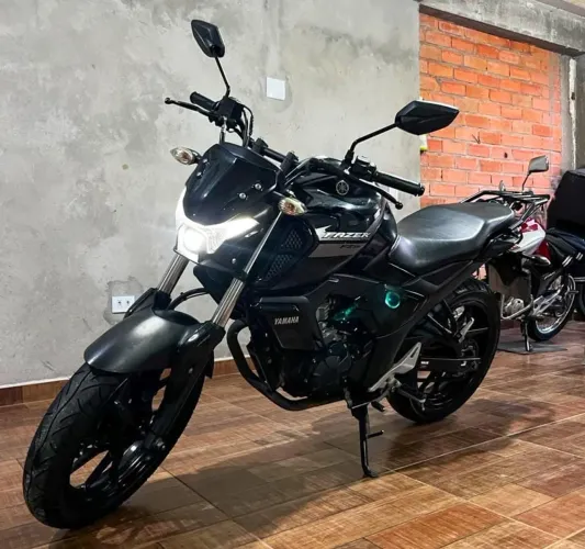 Yamaha FZ15 Fazer ABS 2023 - Preta (Flex)