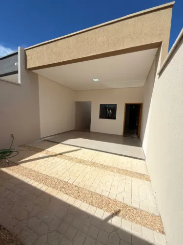 Casa com 3/4 atras das faculdades 
