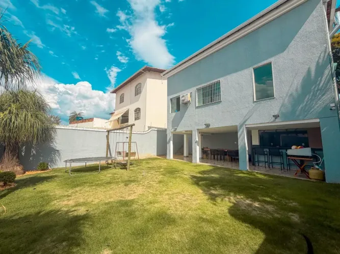 Casa com 3 Quartos à venda, 360m² - Planalto