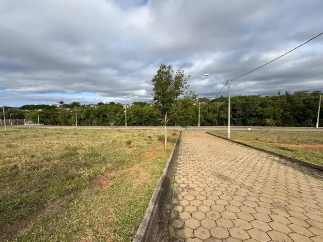Terreno a venda em Itatinga em rua sem saída, vista pra mata, são 339m2. Terreno a venda I