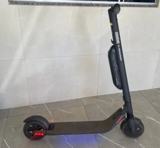 Patinete elétrico Ninebot Segway ES4