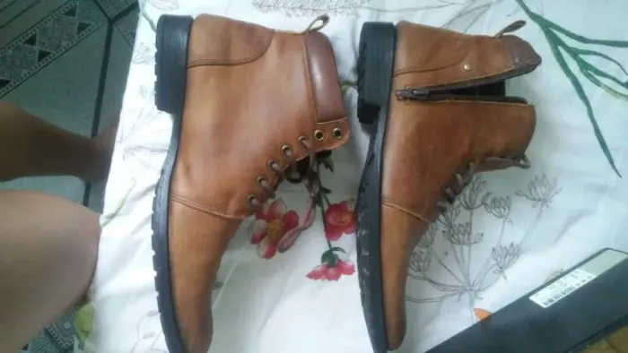 Bota de couro CNS