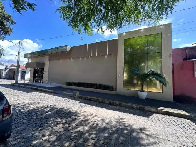 Prédio Comercial - 450m2 - Nova Parnamirim - Aceita permuta