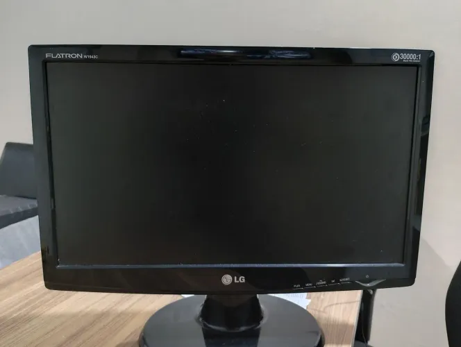 Monitores LG 19" e 20" defeito.
