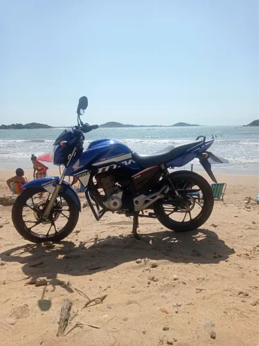 Vendo ou troco por moto alta XRE/Lander ? obs. Chave na chave 