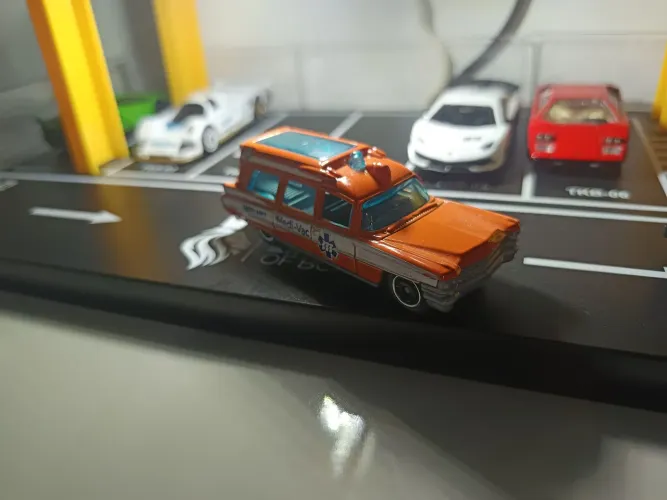 Cadillac ambulância Matchbox Hot-wheels 
