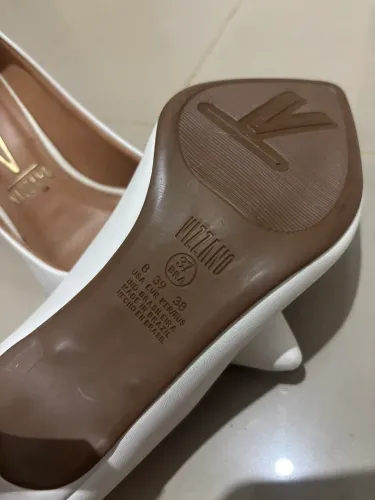 Scarpin Vizzano Bico Fino Branco
